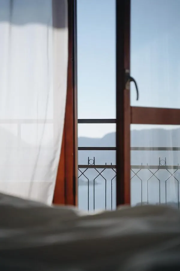 Villa Almana تْشيرنوبيو