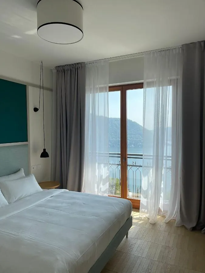 Villa Almana تْشيرنوبيو 0*,  إيطاليا